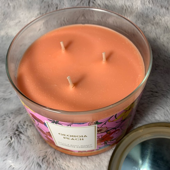 “Georgia Peach” Peach Bellini 3-Wick Candle from Bath & Body Works (2018) RARE - Picture 2 of 6